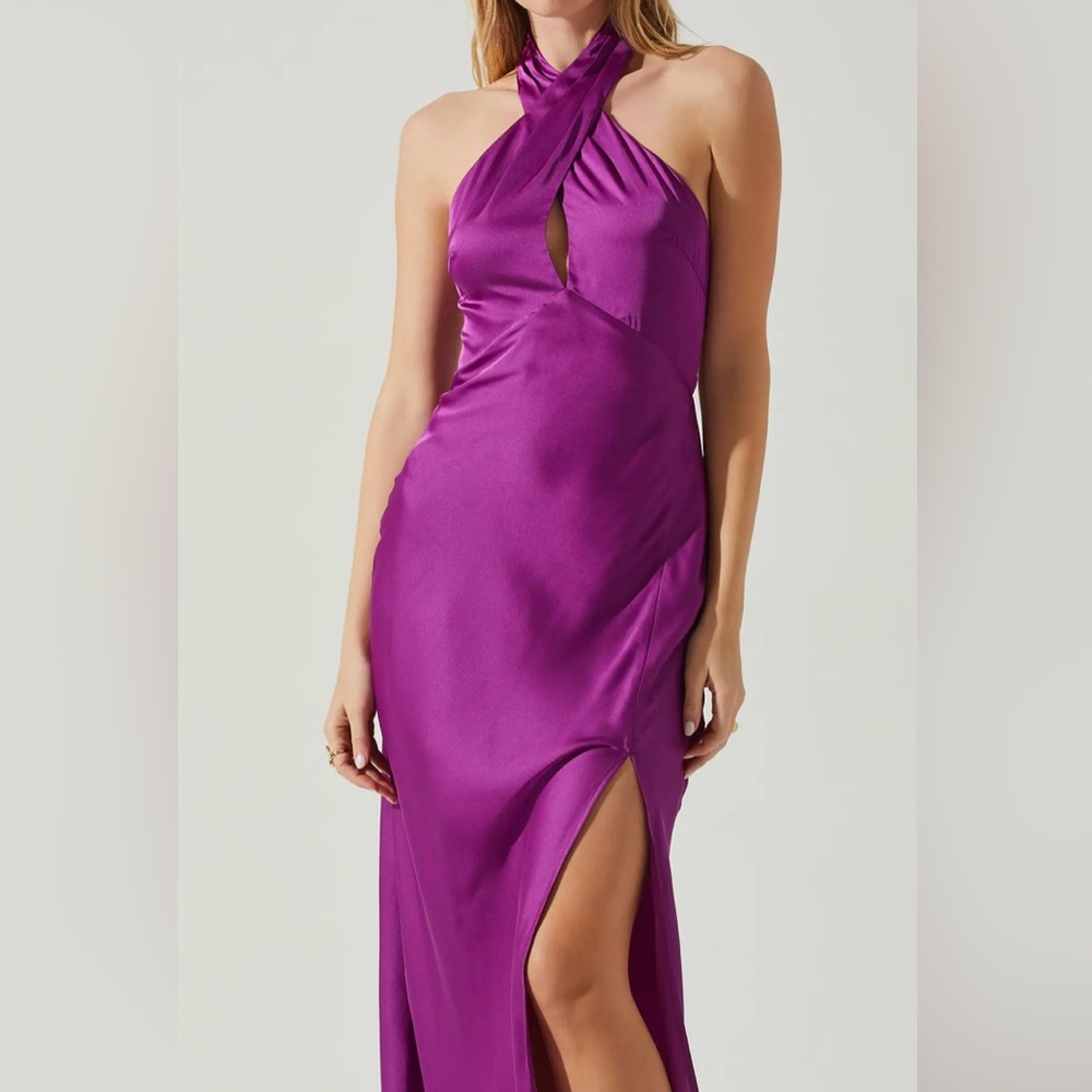 Never worn Marissa dress size medium magenta